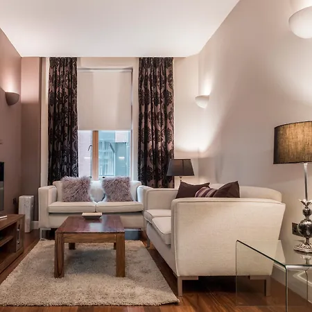 Апартаменти The Chambers *