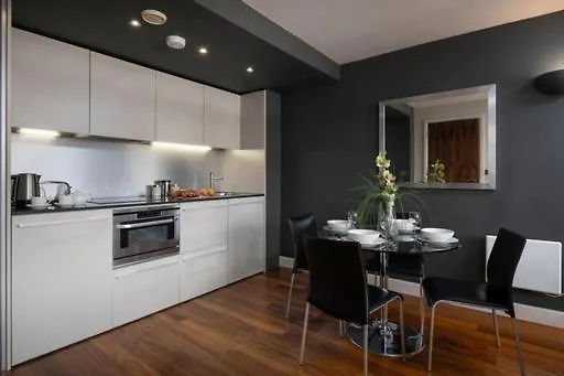 ذا تشامبرز * ليدز